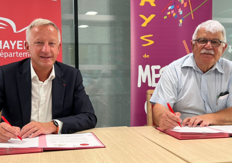 Signature du contrat de territoire entre le Conseil départemental de la Mayenne et le Pays de Meslay-Grez 