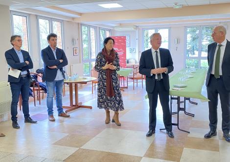 Le Conseil départemental accompagne financièrement les projets immobiliers des EHPAD afin d’améliorer la prise en charge des aînés